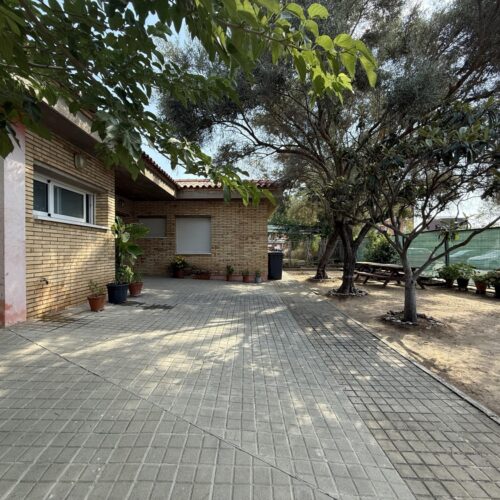 03.zona exterior sala reunions